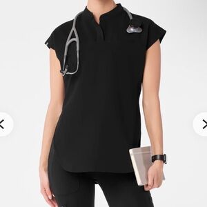 FIGS black scrub top